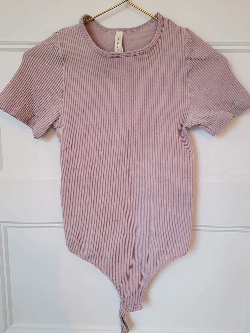 Aritzia Babaton Seamless Ribbed Tee Bodysuit Mauve / Dusty Rose  Size Small